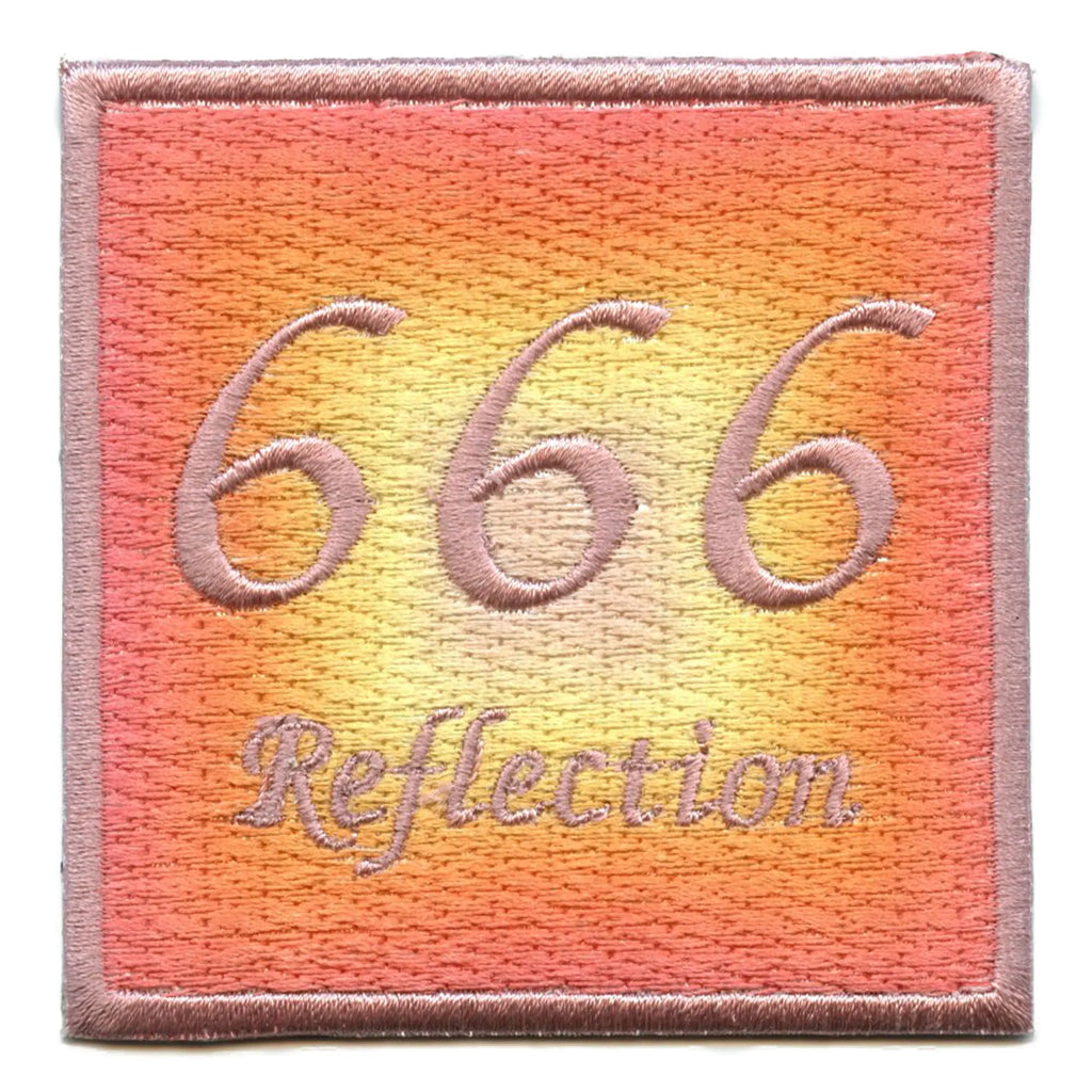 Patch brodé avec les nombres angéliques 666 reflétant la mythologie psychique à repasser