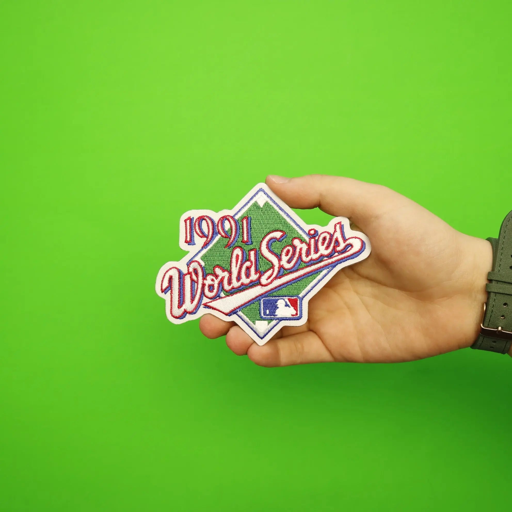 1991 MLB World Series Logo Jersey Patch Atlanta Braves vs. Minnesota Twins 