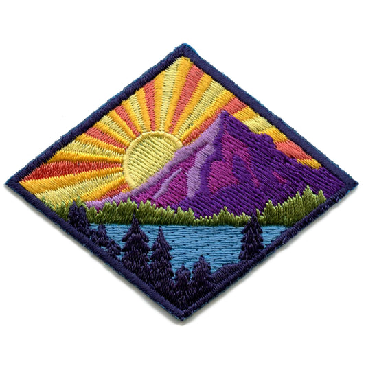 Call Of The Wild Art Mountain Scene Embroidered Iron On Patch 
