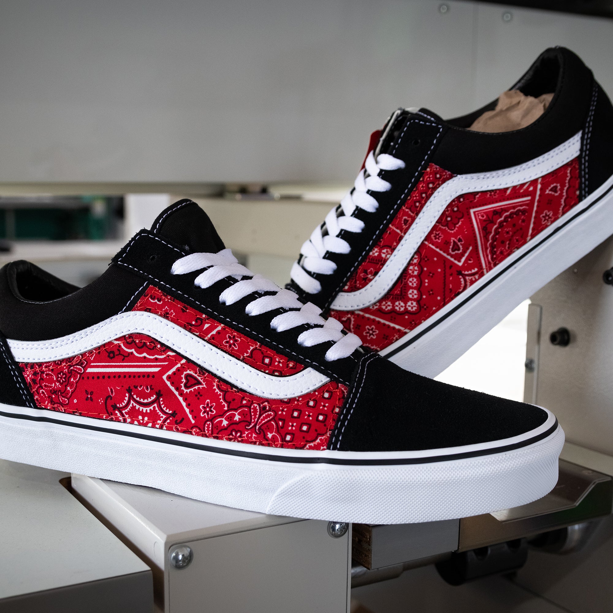 Vans black outlet and red shoes