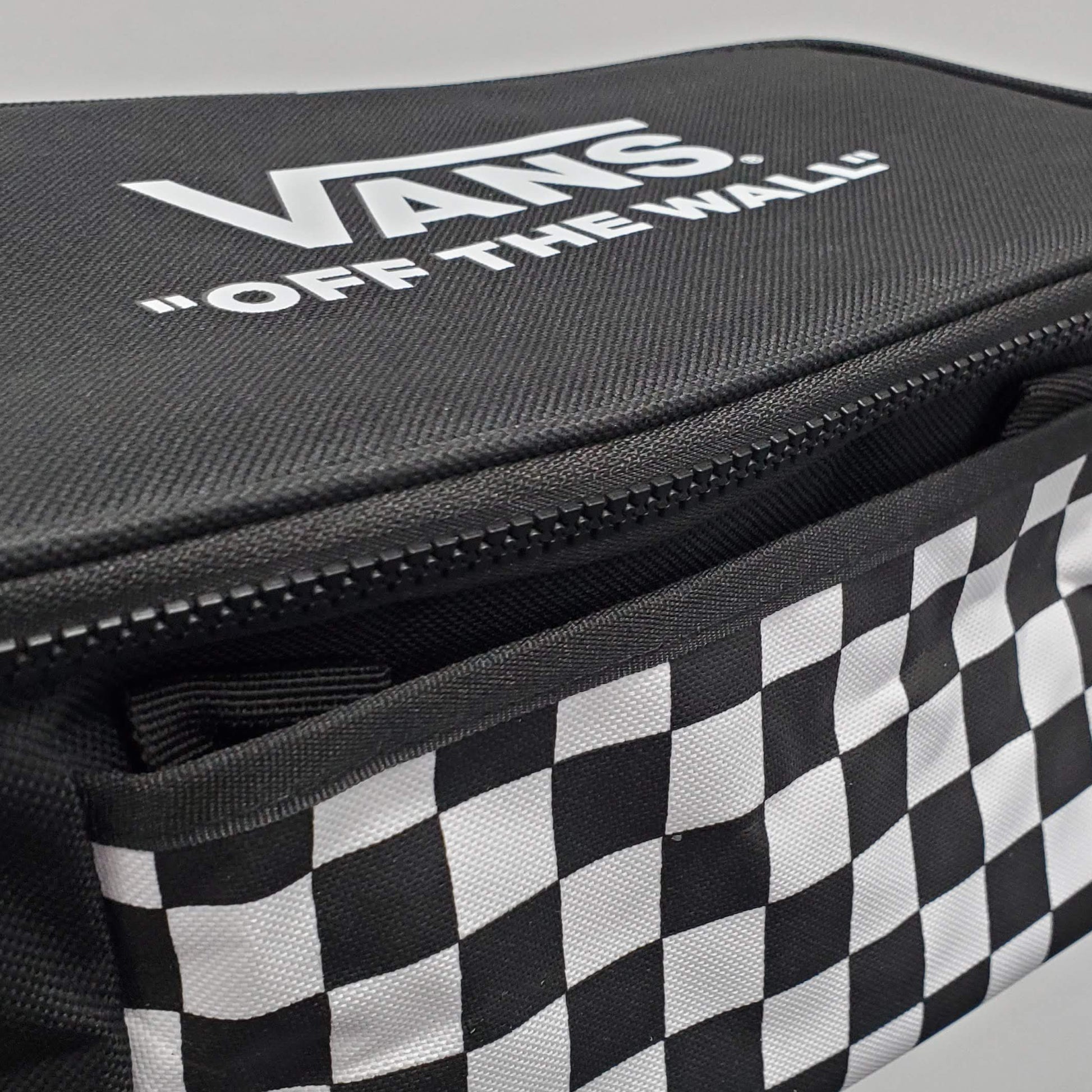 Vans Family Exclusive "OFF THE WALL" Cooler Lunch Bag 